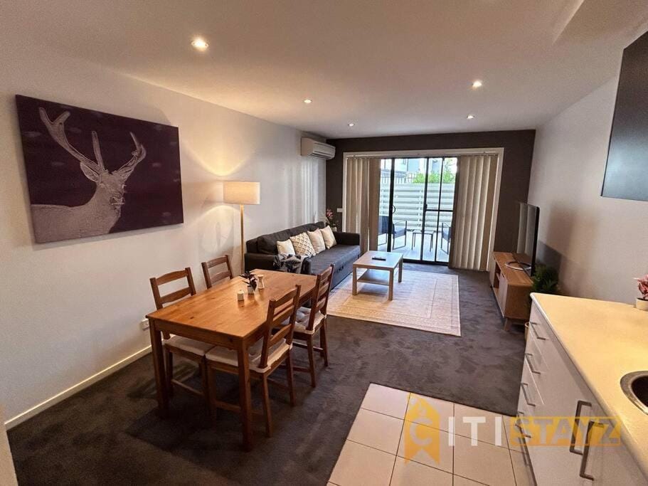 Relaxing Oasis in Bruce -1bd 1bth 1 carsp Apt Apartment in Canberra