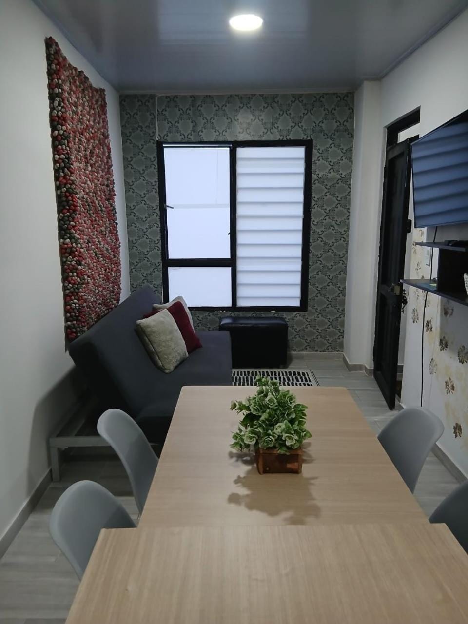 Communal lounge/ TV room, Living room, Dining area