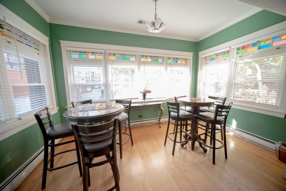 Buffet breakfast, Family