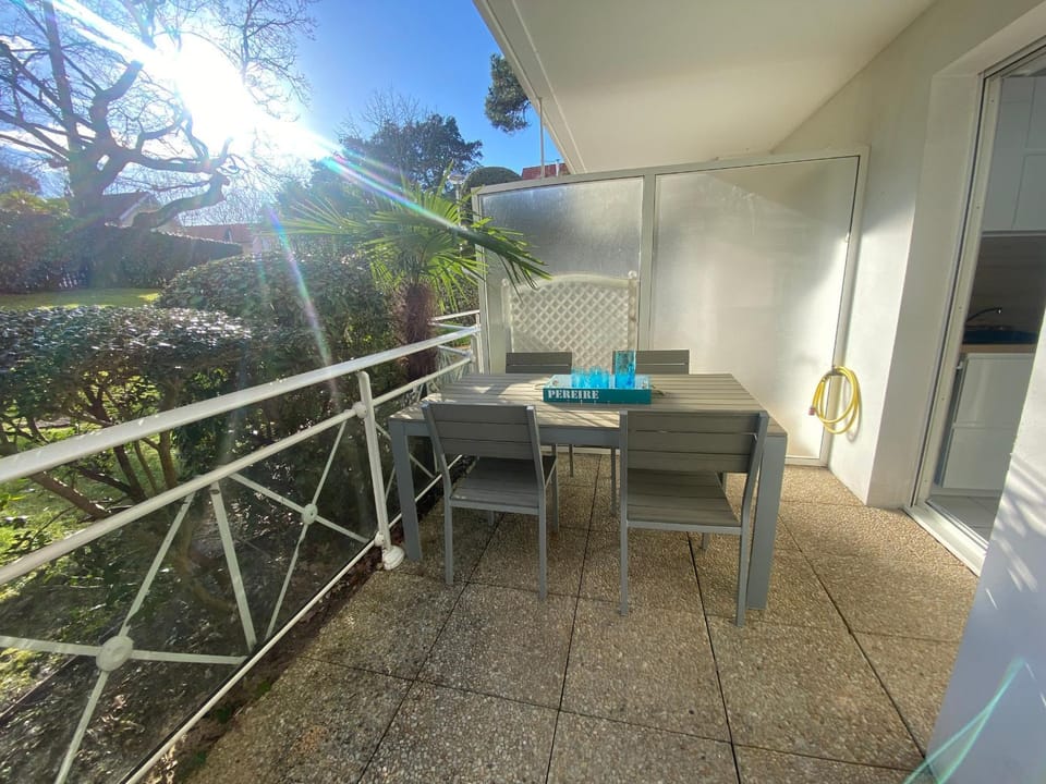 Appartement T2 en Front de Mer à Arcachon, Accès Direct Plage, Parking, Animaux Admis - FR-1-374-201 Apartment in Arcachon