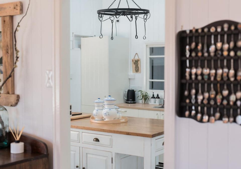 Kitchen or kitchenette, pet friendly, stove
