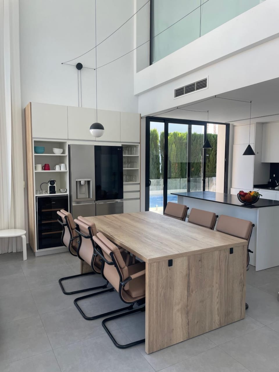 Kitchen or kitchenette, Dining area