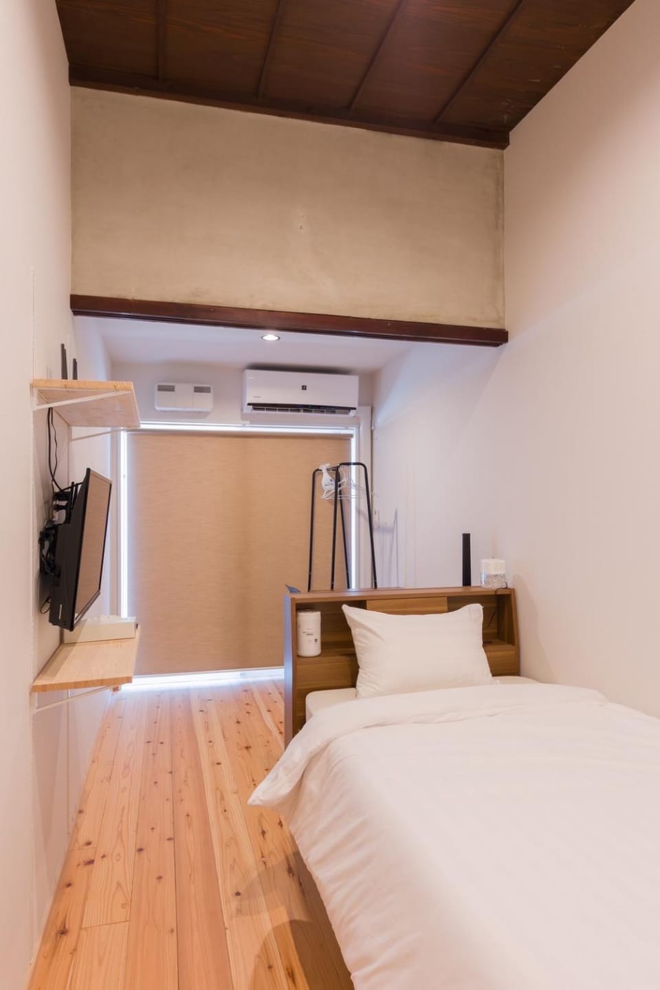 Bed, TV and multimedia, Photo of the whole room, Bedroom, air conditioner