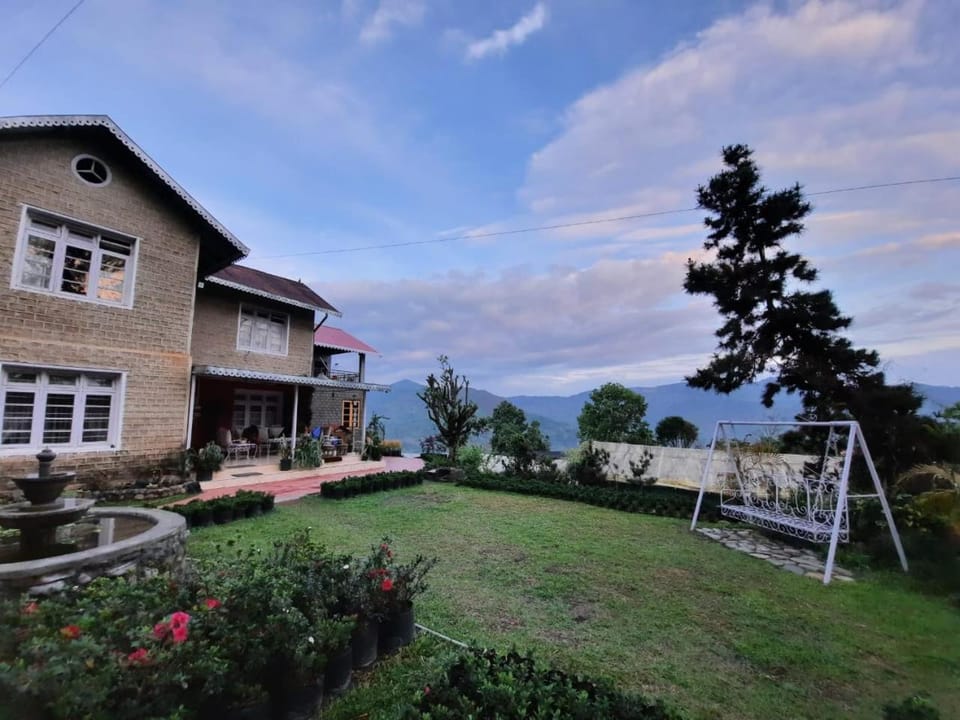 Property building, Day, Natural landscape, Garden, Garden view
