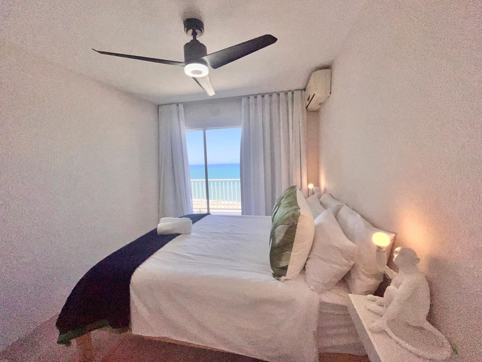 Bed, Natural landscape, Photo of the whole room, Bedroom, fireplace, air conditioner