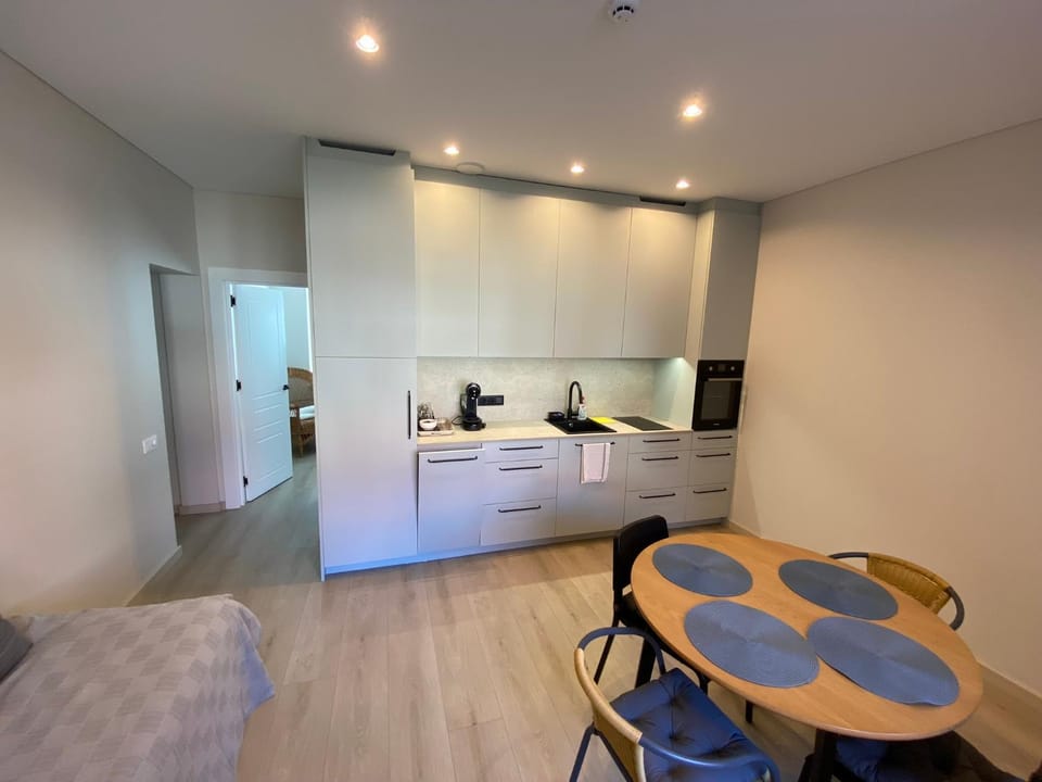 Kitchen or kitchenette, Seating area, kitchen