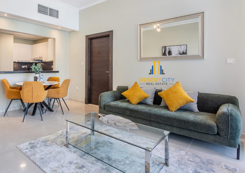 One Bed in Dubai Marina with Marina Views, Hosted by Desert City Stays Apartment in Dubai