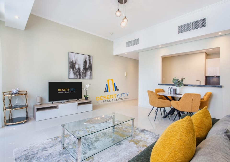 One Bed in Dubai Marina with Marina Views, Hosted by Desert City Stays Apartment in Dubai