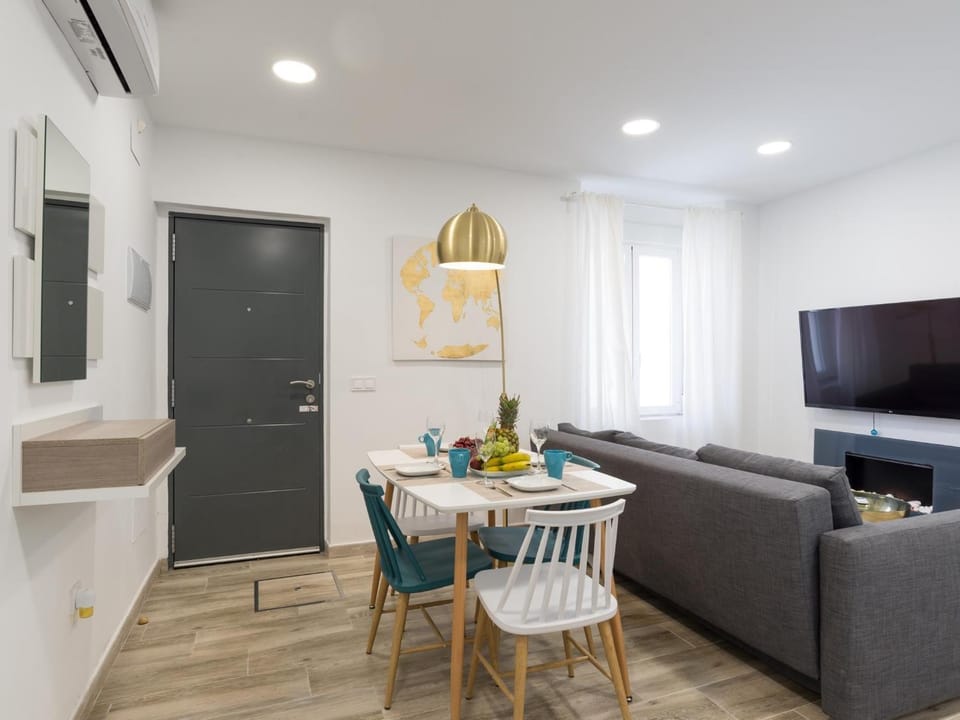 Preciosa Casa Terraza Privada 2hab 2baños AC Apartment in Malaga