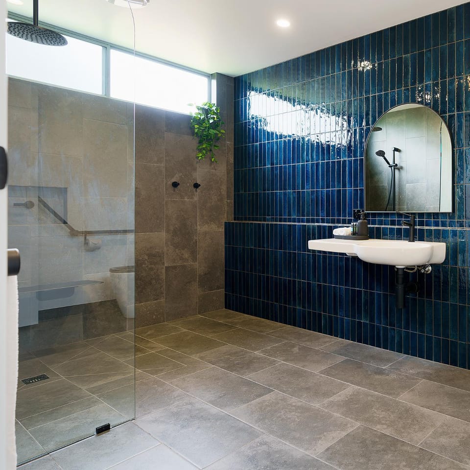 Shower, Bathroom, acessibility