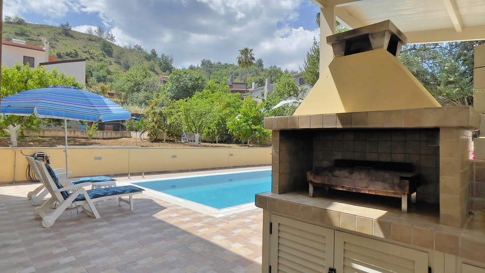 Day, BBQ facilities, Mountain view, Swimming pool