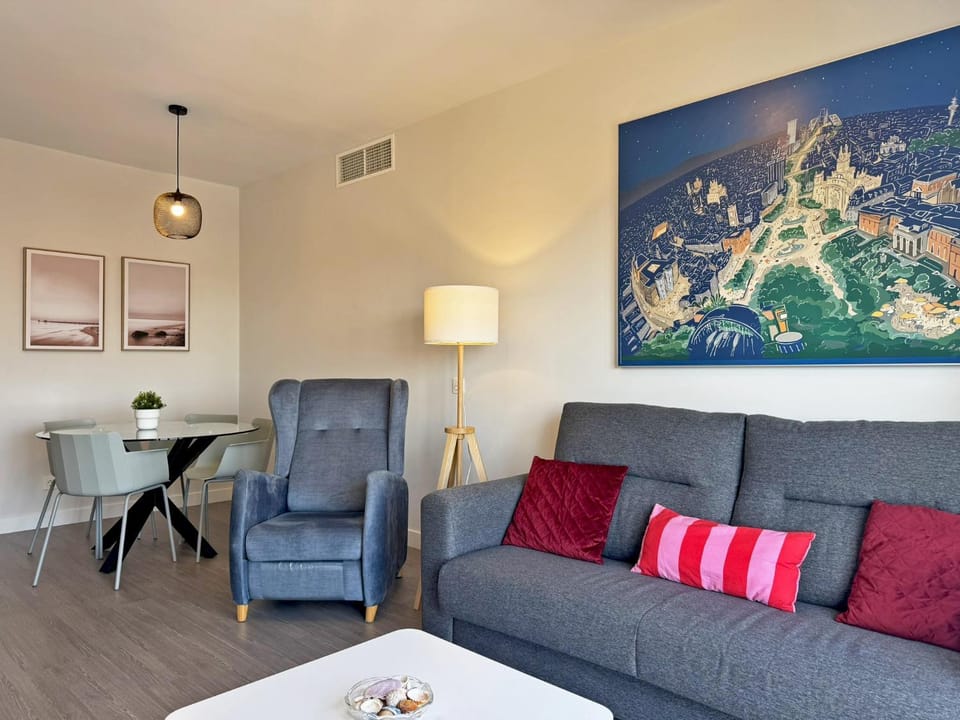 Communal lounge/ TV room, Living room