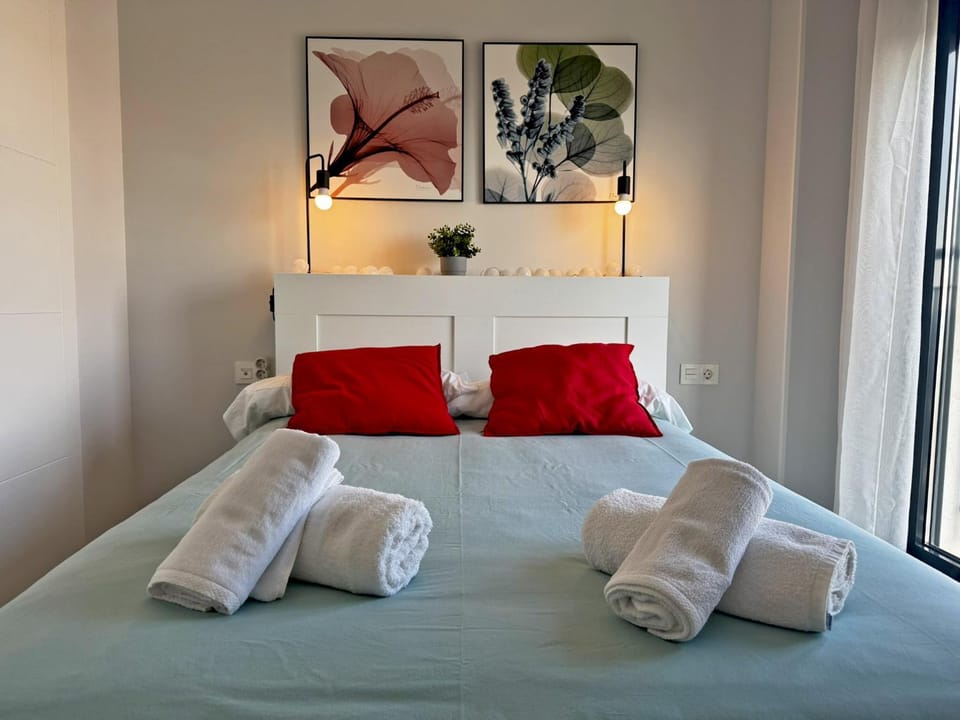 Bed, Bedroom