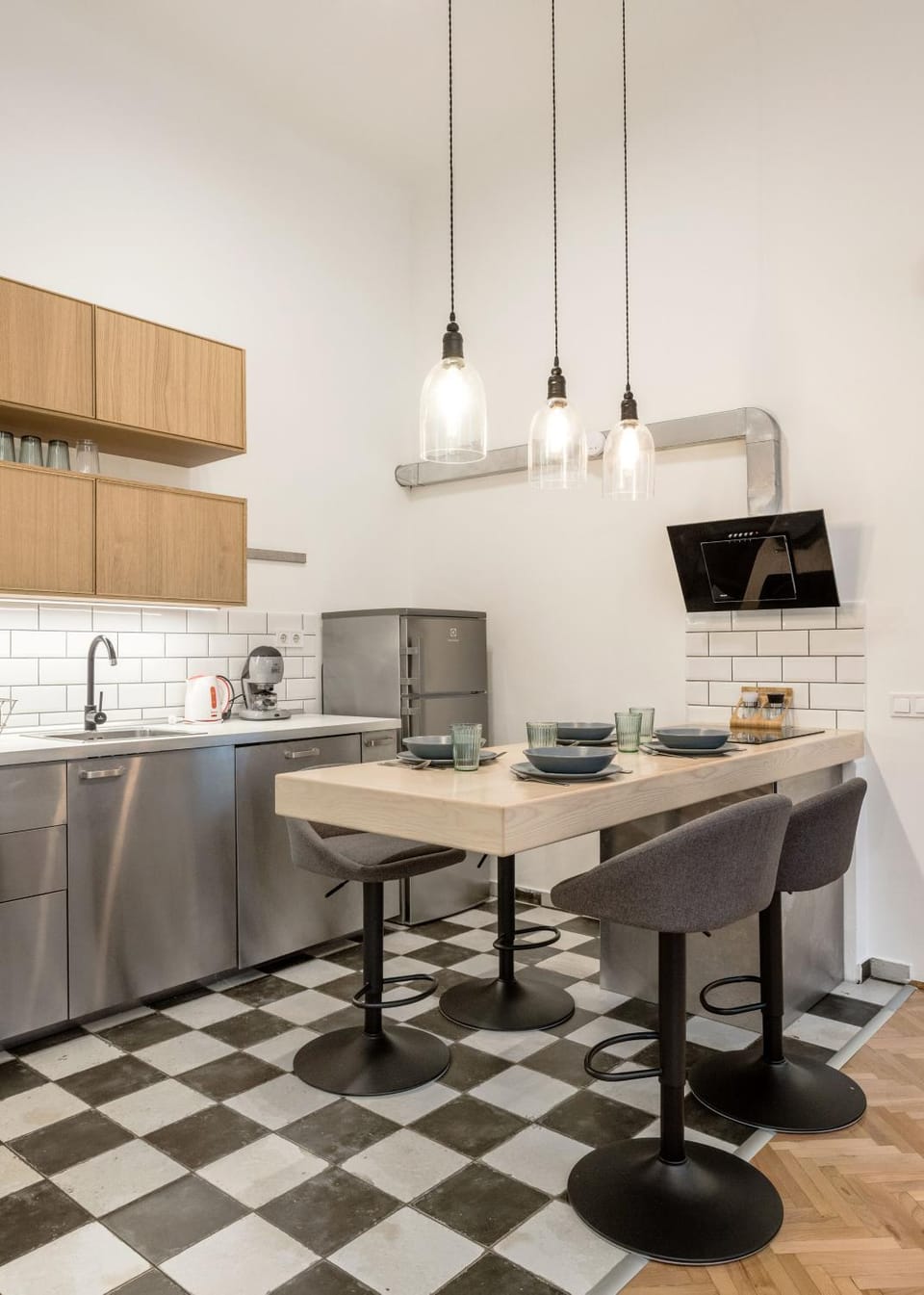 Dining area, kitchen