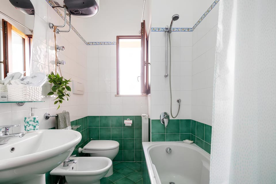 Shower, Toilet, Bathroom, Bath, bidet, towels