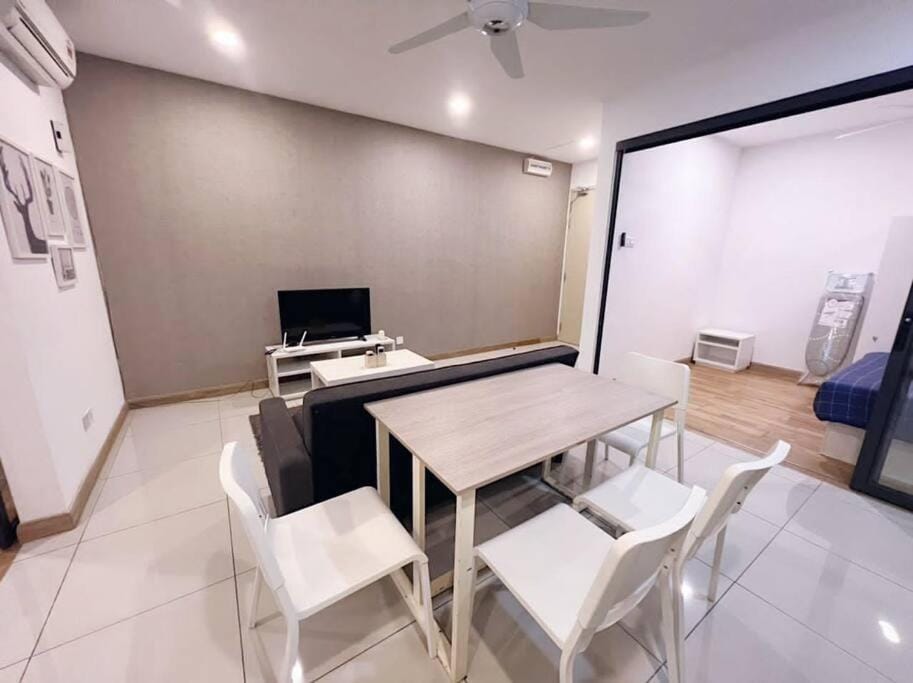 [Promo] Connected Train 2 Bedroom (ABOVE MALL) 28 Apartment in Petaling Jaya