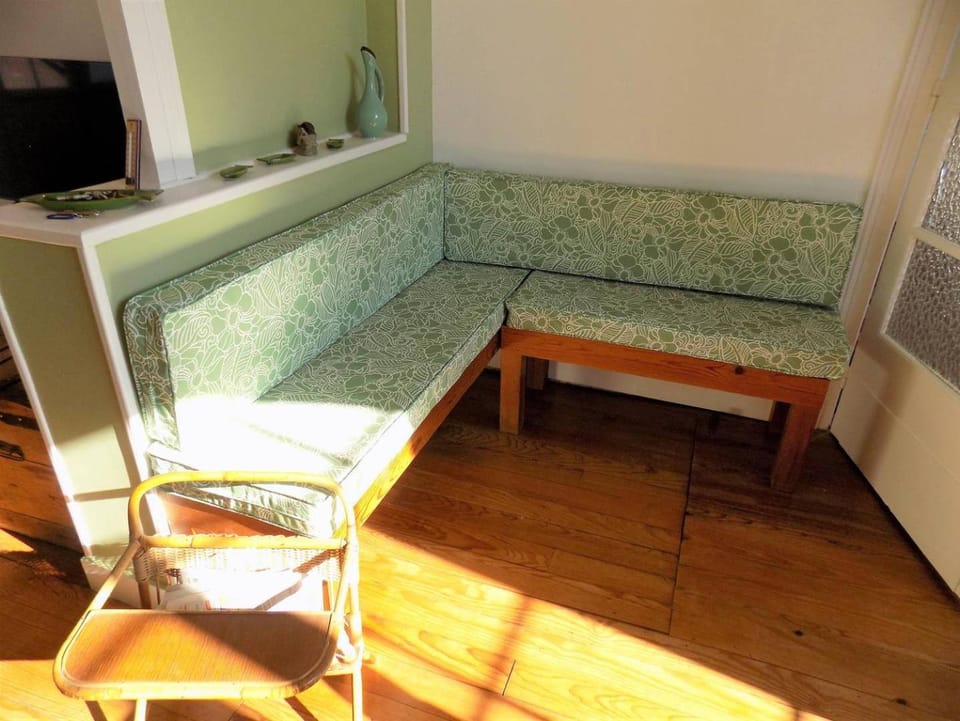 Living room, Seating area, Dining area, hair dresser