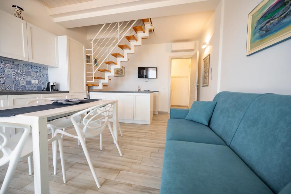 TV and multimedia, Kitchen or kitchenette, Dining area