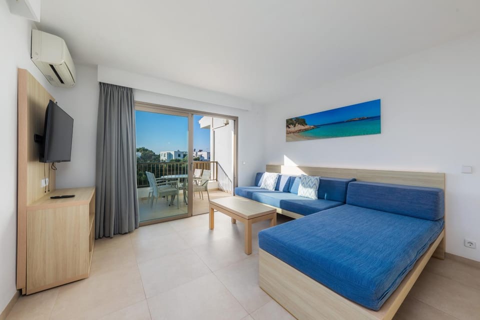 Living room, Bedroom