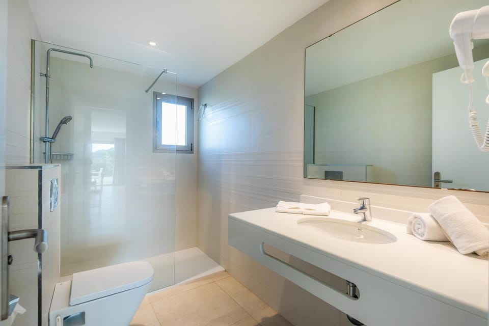 Bathroom, Living room