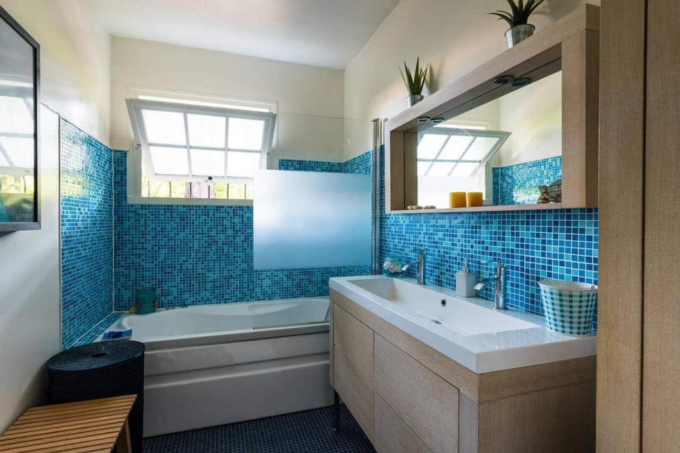 Bathroom, Living room