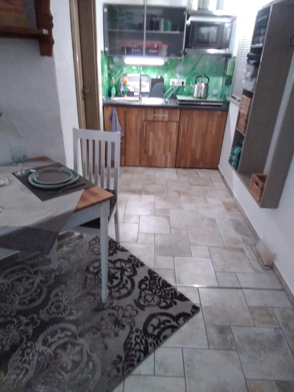Kitchen or kitchenette, Dining area, minibar, stove