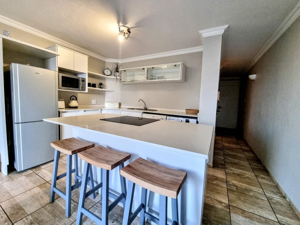 Seating area, kitchen