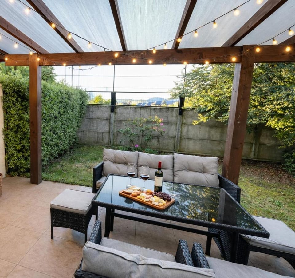 Patio, Garden, Balcony/Terrace