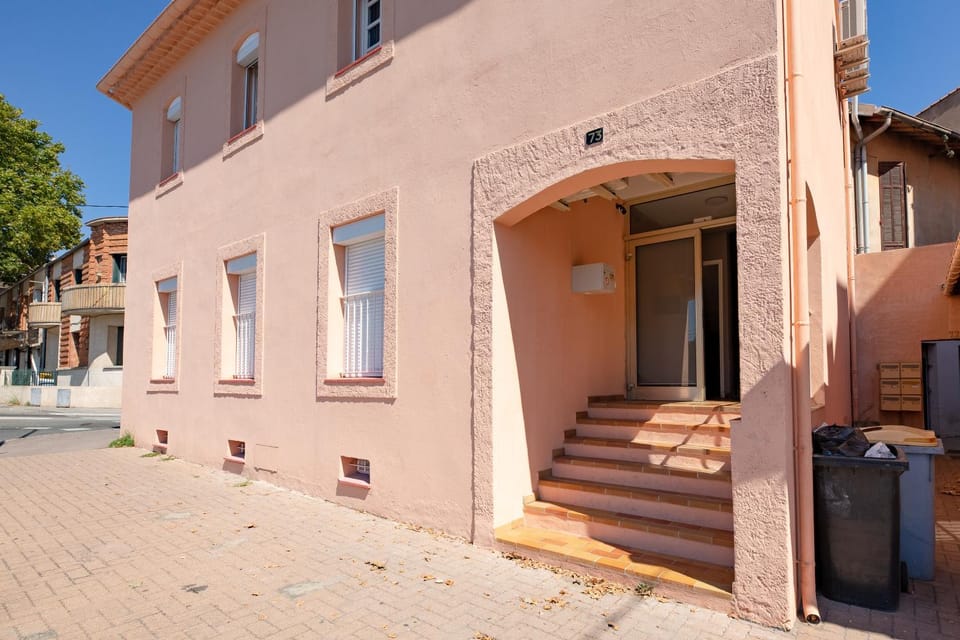 Property building, Facade/entrance