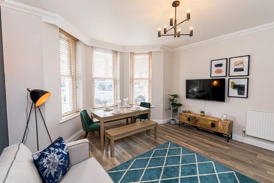 Stylish home with garden near the beach Apartment in Bournemouth