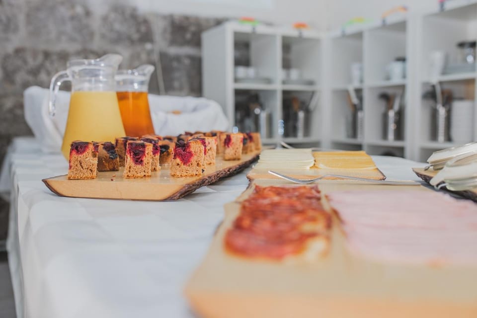 Kitchen or kitchenette, Breakfast, Buffet breakfast
