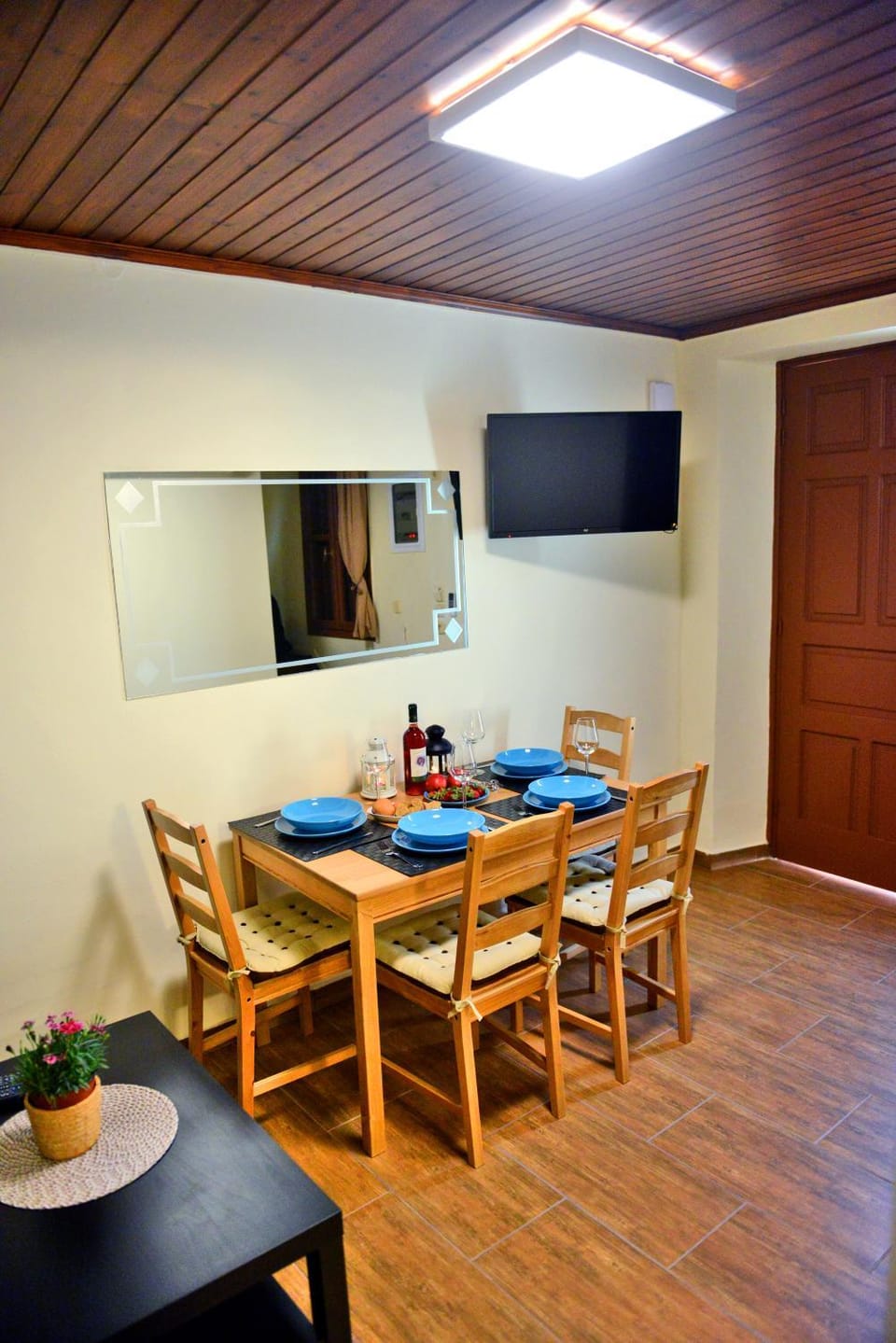 TV and multimedia, Dining area, Evening entertainment