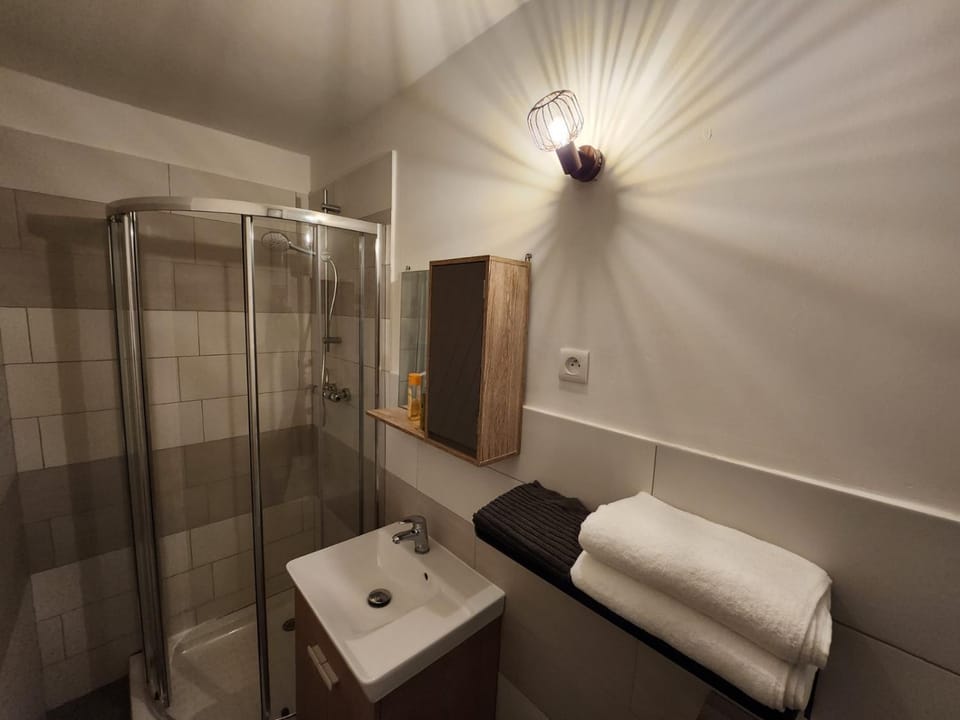 Studio calme rdc coté cours Apartment in Grand Est