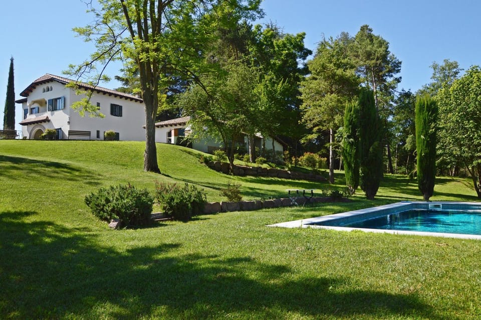 La Torre del Dr. Pont. Nature and entertainment. Villa in Catalonia