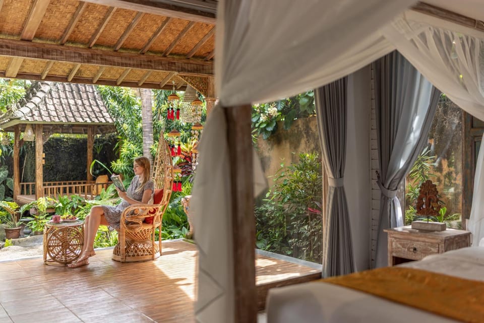 Property building, View (from property/room), Balcony/Terrace, Garden view