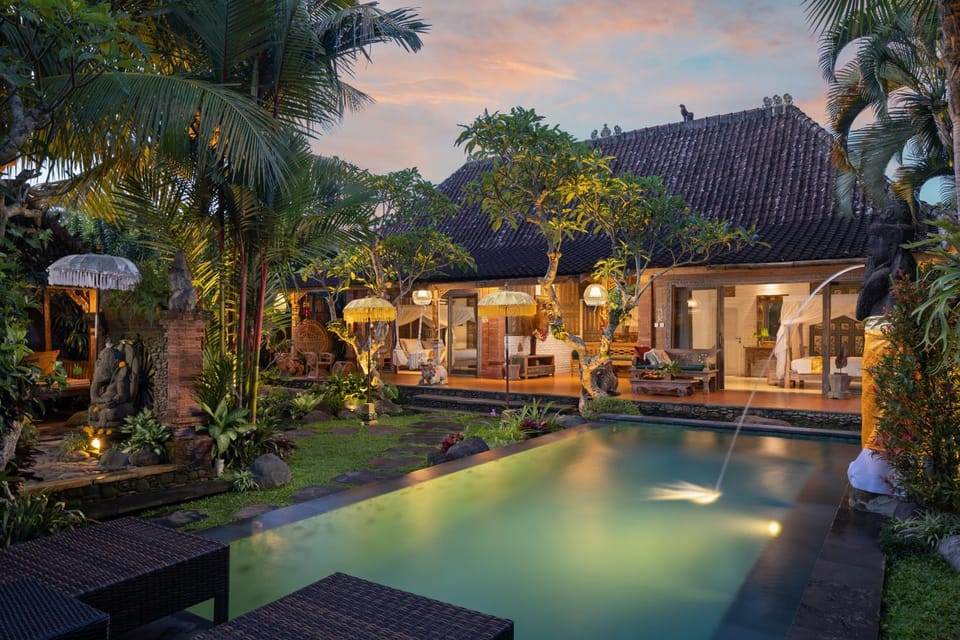 Property building, Garden, Garden view, Pool view, Swimming pool, sunbed