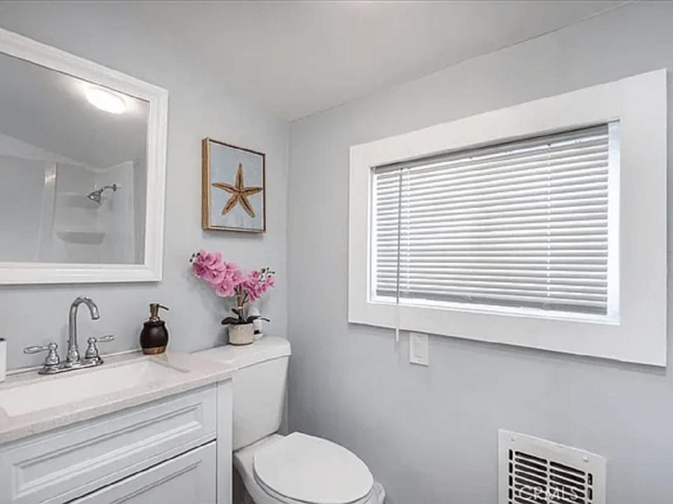 Sweet 2 bedroom house with perfect desert views! - Two-Bedroom House House in Southern California