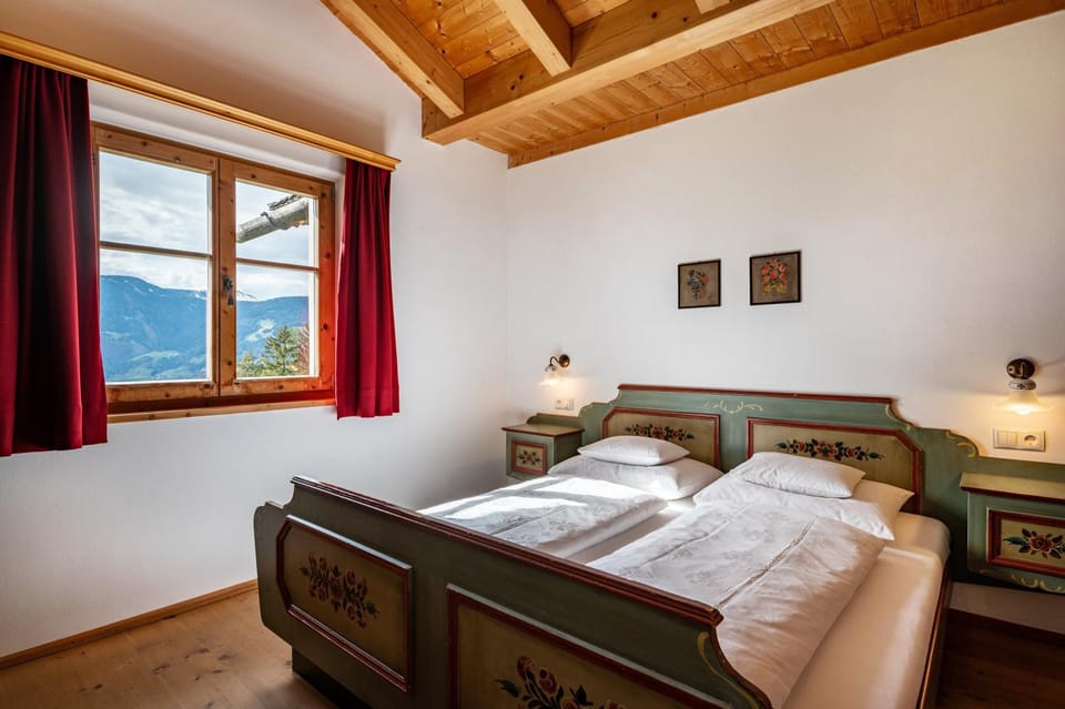 Property building, Living room, Bedroom