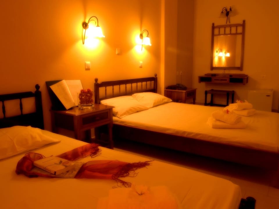 Bed, Photo of the whole room, bunk bed