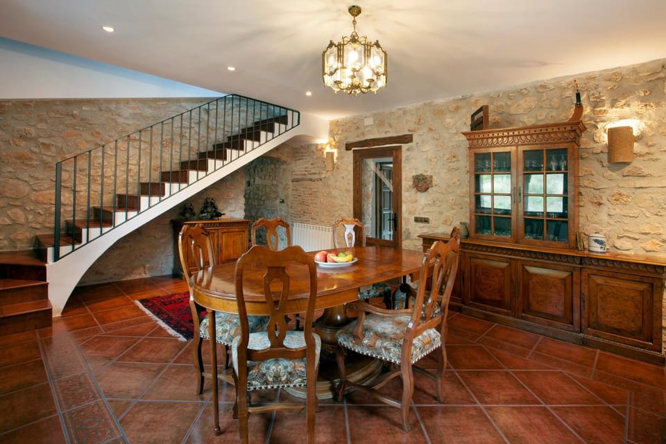 Seating area, Dining area