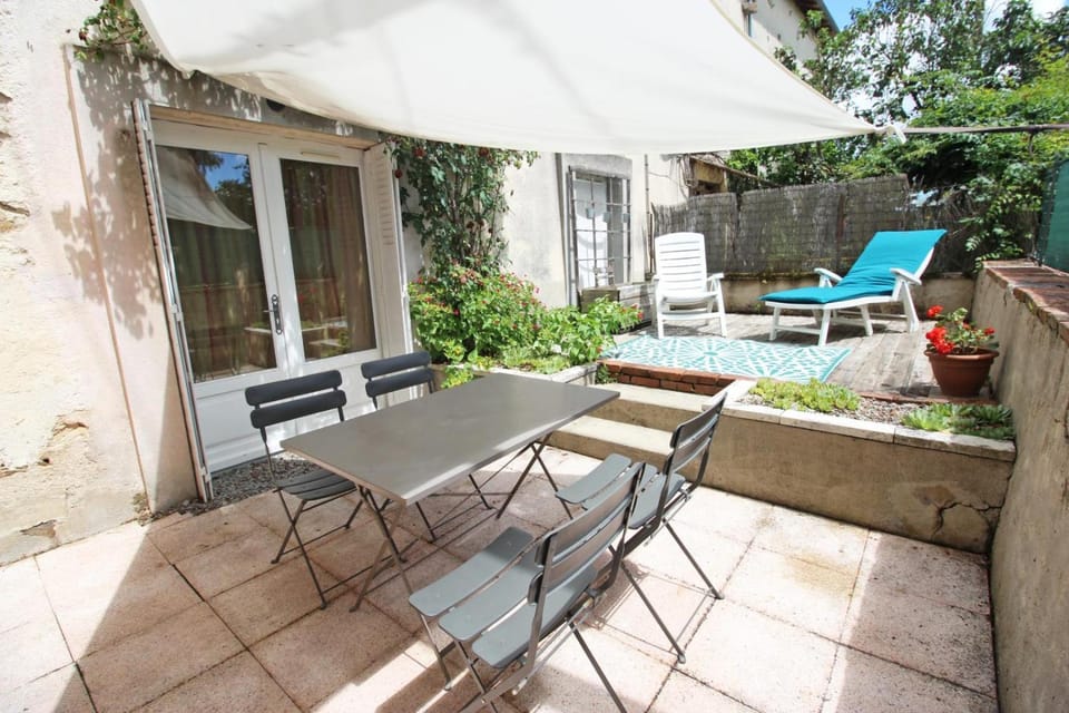 Patio, sunbed