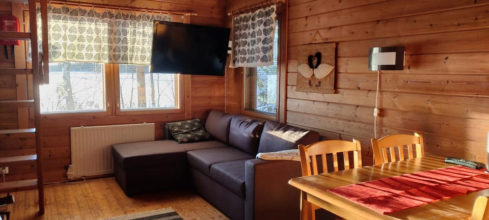 Punatulkku Chalet in Finland