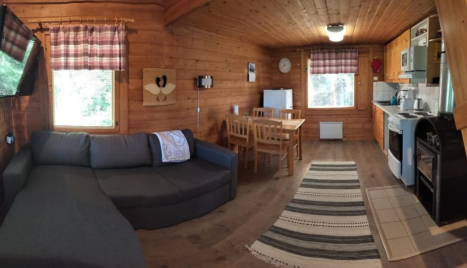 Punatulkku Chalet in Finland
