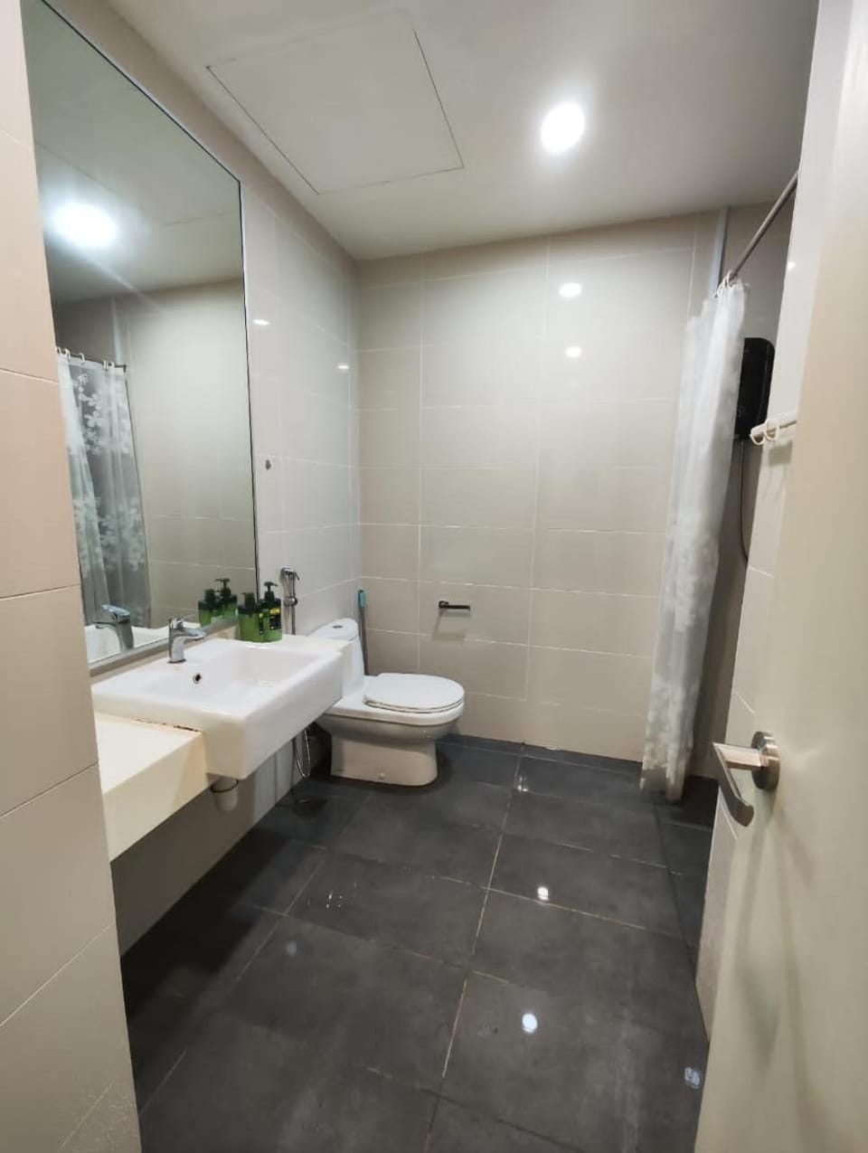 Mosaic High Floor and Nice View 2 Bedroom 4-5 pax Apartment in Johor Bahru