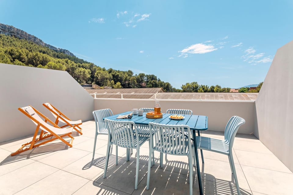 Patio, Day, Natural landscape, View (from property/room), Balcony/Terrace, Dining area, Mountain view