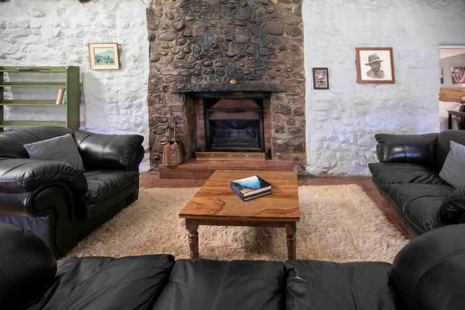 Seating area, flat iron