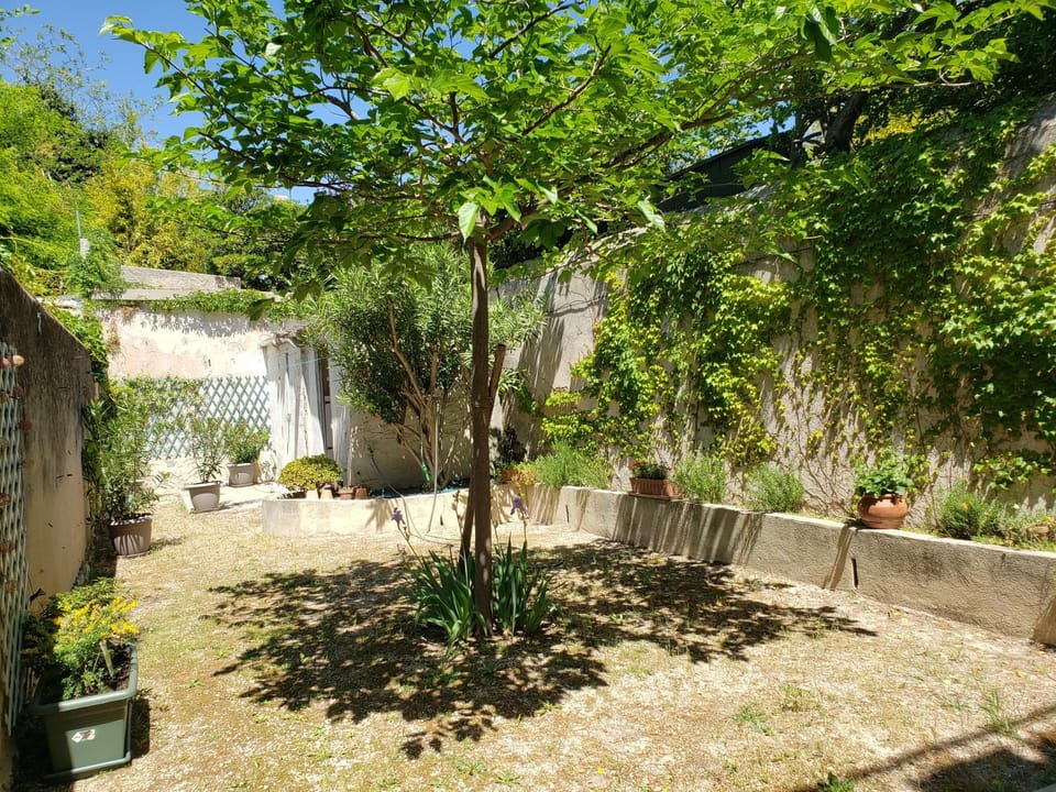 Appartement au cœur de cassis avec jardin Apartment in Cassis