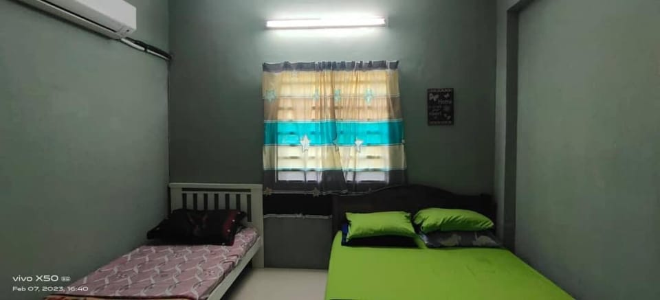 Bed, Bedroom, air conditioner