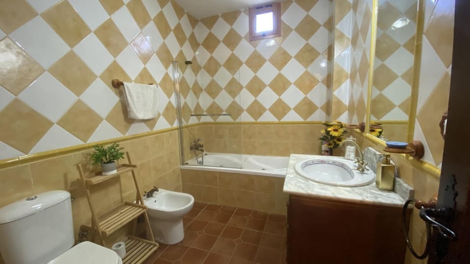 Bathroom, Living room