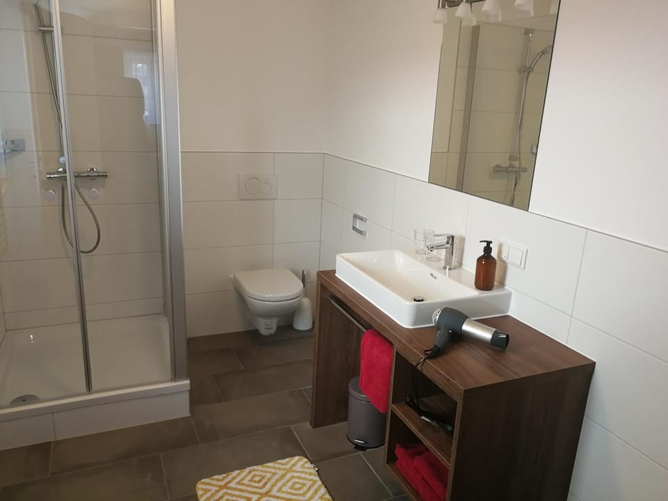 Shower, Toilet, Bathroom